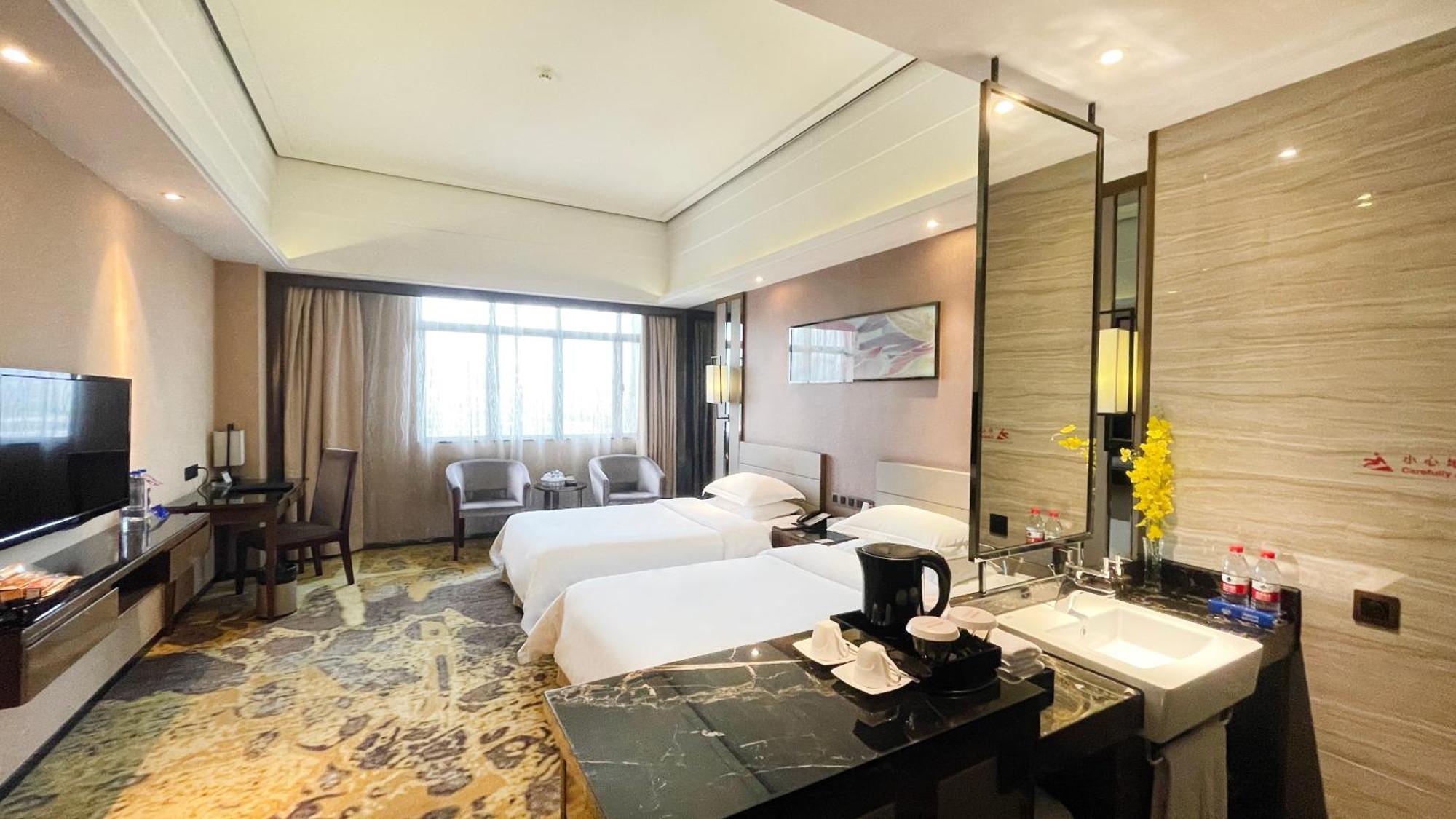 Ramada Foshan Hotel Exterior photo