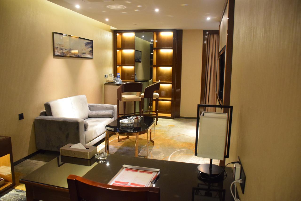 Ramada Foshan Hotel Exterior photo