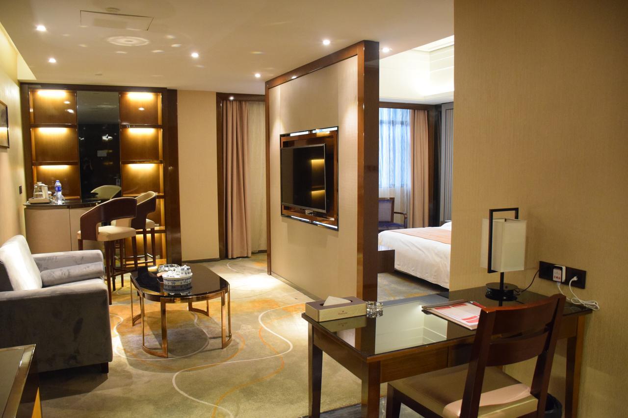 Ramada Foshan Hotel Exterior photo