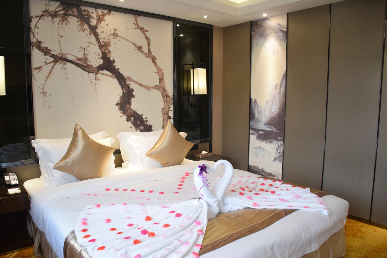 Ramada Foshan Hotel Exterior photo